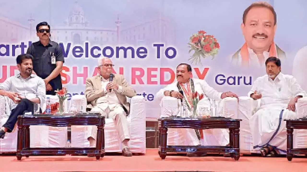 CM ने तेलुगु राज्यों के लोगों से सुदर्शन रेड्डी की उपराष्ट्रपति पद की उम्मीदवारी का समर्थन करने का आग्रह किया CM ने तेलुगु राज्यों के लोगों से सुदर्शन रेड्डी की उपराष्ट्रपति पद की उम्मीदवारी का समर्थन करने का आग्रह किया