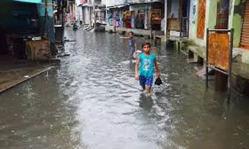 Bareilly: जनजीवन प्रभावित, सड़कें और घर जलमग्न