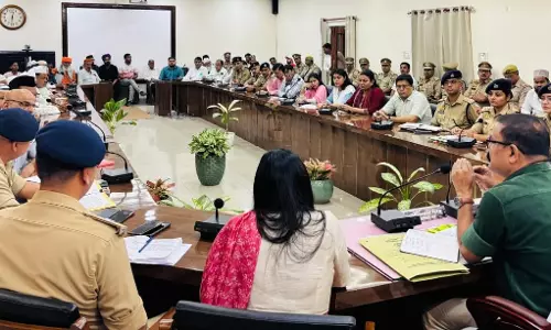 Bareilly: डीएम ने अधिकारियों को दिए जुलूस संचालन के आदेश