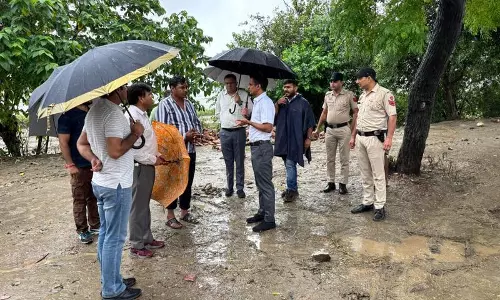 हथिनीकुंड से 3.2 लाख क्यूसेक पानी छोड़े जाने के बाद करनाल के 35 गांव अलर्ट पर हथिनीकुंड से 3.2 लाख क्यूसेक पानी छोड़े जाने के बाद करनाल के 35 गांव अलर्ट पर