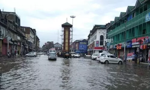 Srinagar: जम्मू-कश्मीर में 60 घंटों में व्यापक बारिश का अनुमान Srinagar: जम्मू-कश्मीर में 60 घंटों में व्यापक बारिश का अनुमान