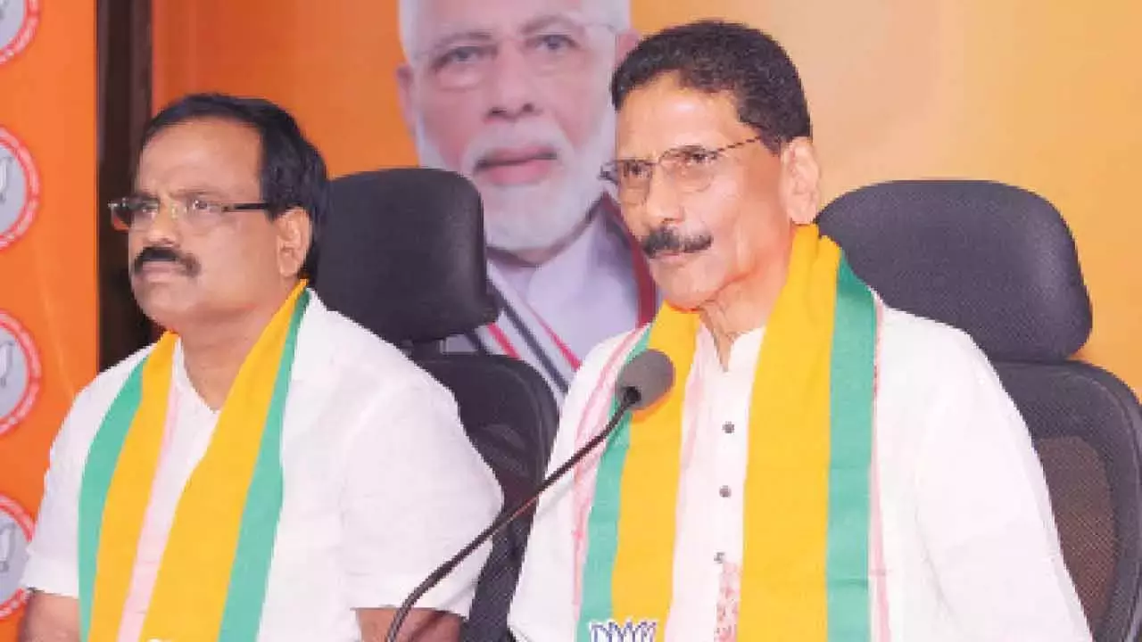 Telangana: मैरी शशिधर रेड्डी ने नक्सली लड़ाई पर अमित शाह के रुख का समर्थन किया