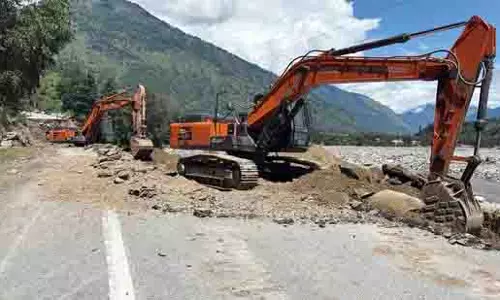 Himachal Pradesh: भूस्खलन से 5 की मौत, 1200 से अधिक सड़कें बंद