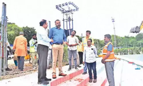 GHMC शहर भर में गणेश प्रतिमा विसर्जन के लिए तैयार GHMC शहर भर में गणेश प्रतिमा विसर्जन के लिए तैयार