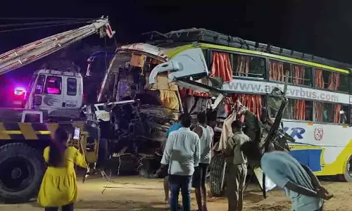 Addakula राष्ट्रीय राजमार्ग 44 पर सड़क दुर्घटना में चार लोगों की मौत