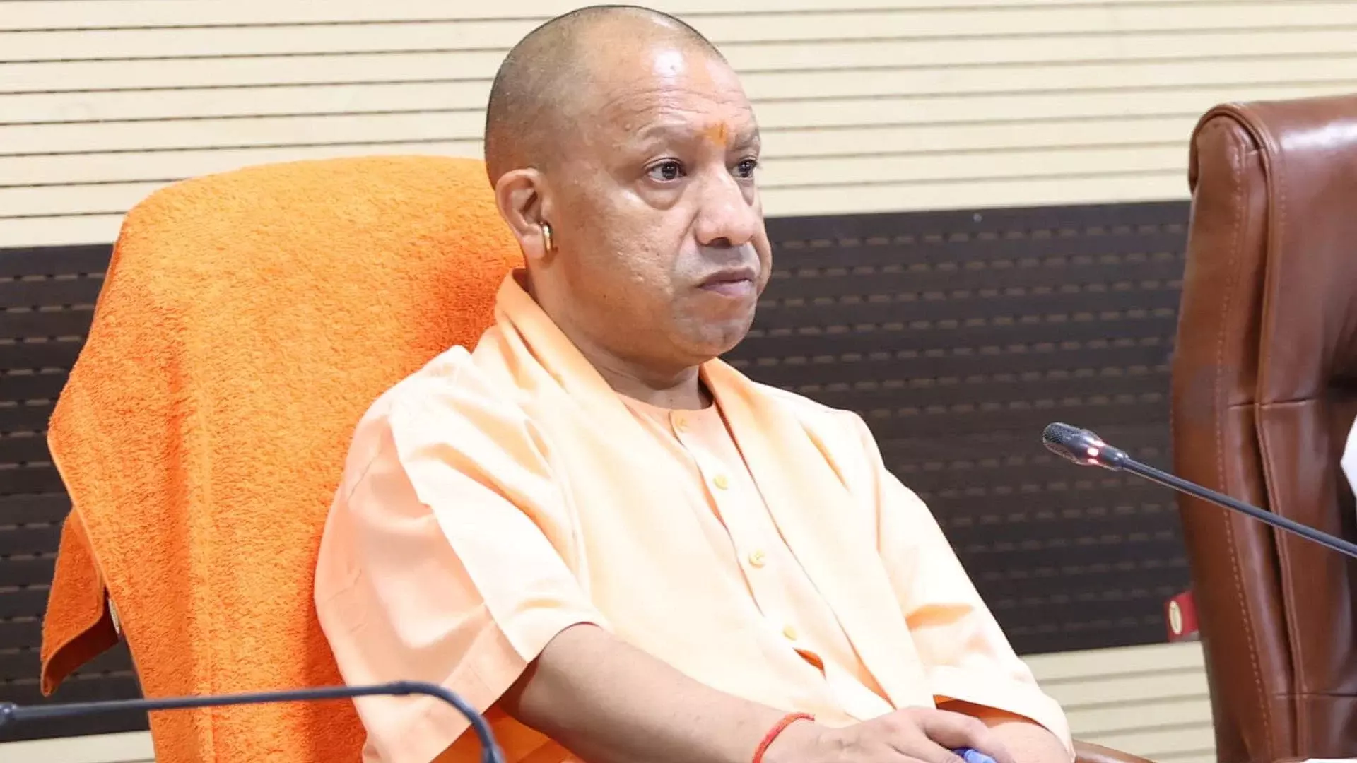 Lucknow: मुख्यमंत्री योगी ने लाठी चार्ज की घटना पर प्रतिक्रिया दी Lucknow: मुख्यमंत्री योगी ने लाठी चार्ज की घटना पर प्रतिक्रिया दी