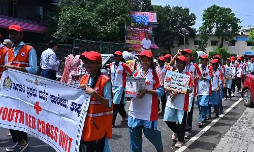 रेड क्रॉस सेवा की विश्व स्तर पर प्रशंसा हुई: जिला कलेक्टर रेड क्रॉस सेवा की विश्व स्तर पर प्रशंसा हुई: जिला कलेक्टर