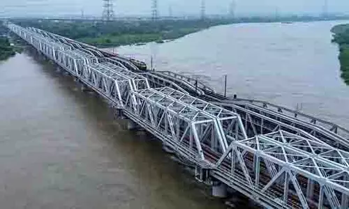Delhi: बारिश के बाद यातायात सलाह जारी, यमुना पुल बंद