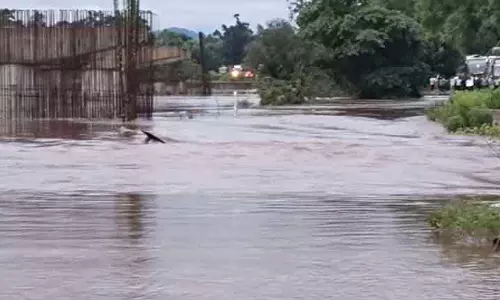 Malkangiri में भारी बारिश से पुल और सड़कें जलमग्न, जनजीवन अस्त-व्यस्त Malkangiri में भारी बारिश से पुल और सड़कें जलमग्न, जनजीवन अस्त-व्यस्त