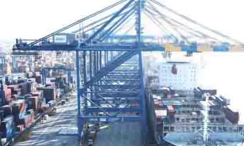 Adani Ports का रिकॉर्ड कार्गो हैंडलिंग, गुजरात की चमकी समुद्री पहचान Adani Ports का रिकॉर्ड कार्गो हैंडलिंग, गुजरात की चमकी समुद्री पहचान