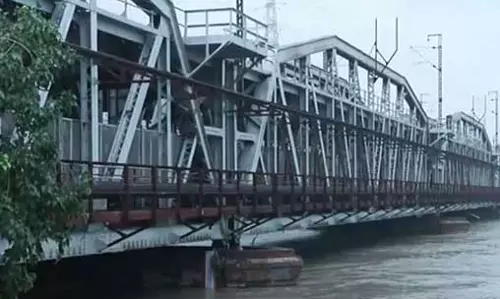 Yamuna का जलस्तर खतरे के निशान से ऊपर जाने के बाद लोहा पुल के पास यातायात रोका जाएगा