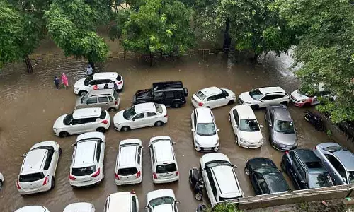 Ludhiana: भारी बारिश से शहर का न्यायालय परिसर जलमग्न, न्यायिक कार्य ठप Ludhiana: भारी बारिश से शहर का न्यायालय परिसर जलमग्न, न्यायिक कार्य ठप
