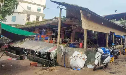Kerala : उत्तरी मछली बाजार का निर्माण तट के किनारे हो रहा