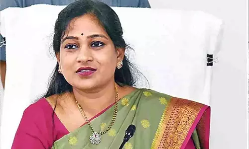 Andhra Pradesh: डॉग स्क्वायड की दक्षता देख गृह मंत्री हुए प्रभावित Andhra Pradesh: डॉग स्क्वायड की दक्षता देख गृह मंत्री हुए प्रभावित