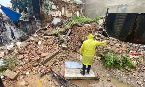 Ludhiana: मूसलाधार बारिश के कारण तीन सौ साल पुरानी इमारतें ढहने से शहर में दहशत फैल गई