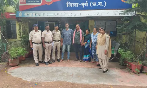दहेज प्रताड़ना से तंग आकर आर्मी जवान की पत्नी ने दी जान, पति सहित चार गिरफ्तार दहेज प्रताड़ना से तंग आकर आर्मी जवान की पत्नी ने दी जान, पति सहित चार गिरफ्तार