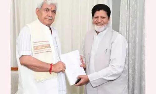 BJP नेता अब्दुल गनी कोहली ने एलजी से मुलाकात की