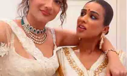 गणपति उत्सव में Nia-Ankita की मस्ती, देर से पहुंचने पर हुई नोकझोंक गणपति उत्सव में Nia-Ankita की मस्ती, देर से पहुंचने पर हुई नोकझोंक
