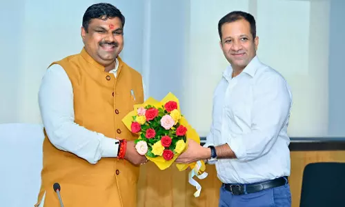 शिक्षा गुणवत्ता सुधार पर मंत्री गजेंद्र यादव सख्त शिक्षा गुणवत्ता सुधार पर मंत्री गजेंद्र यादव सख्त