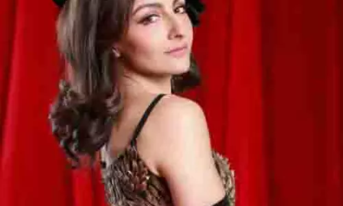Soha Ali Khan ने विंटेज लुक में बिखेरा जलवा