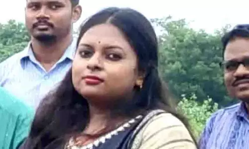 Odisha: 4 करोड़ के घोटाले में तहसीलदार मधुस्मिता सिंह गिरफ्तार Odisha: 4 करोड़ के घोटाले में तहसीलदार मधुस्मिता सिंह गिरफ्तार
