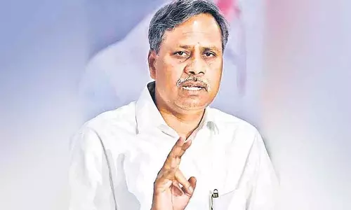 केसीआर ने कहा कि पार्टी का कल्याण बच्चे से ज्यादा महत्वपूर्ण है: MLA Palla