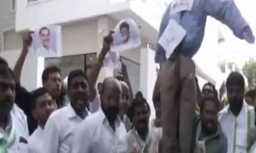 तेलंगाना जागृति कार्यकर्ताओं का K. Kavitha के निलंबन पर विरोध, हरीश और संतोष राव पर आरोप