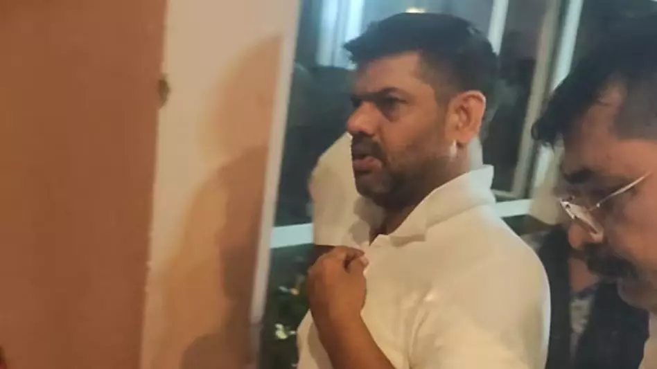 बीजेपी नेता अरेस्ट, कांग्रेस दफ्तर में किया था तोड़फोड़ बीजेपी नेता अरेस्ट, कांग्रेस दफ्तर में किया था तोड़फोड़