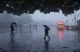Punjab : भारी बारिश के बीच फैक्ट्री में फंसे मजदूर Punjab : भारी बारिश के बीच फैक्ट्री में फंसे मजदूर