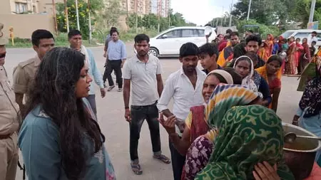 नोएडा : यमुना नदी का जलस्तर बढ़ा, जिलाधिकारी मेधा रूपम ने प्रभावित क्षेत्रों का किया निरीक्षण नोएडा : यमुना नदी का जलस्तर बढ़ा, जिलाधिकारी मेधा रूपम ने प्रभावित क्षेत्रों का किया निरीक्षण