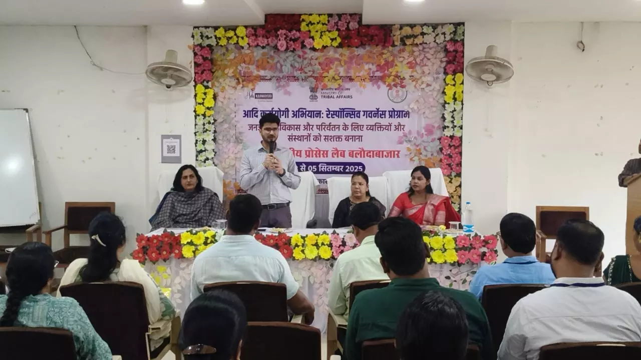 बेहतर प्रशिक्षण लेकर ग्राम स्तर पर लोगों को दें अभियान की जानकारी : बलौदाबाजार कलेक्टर बेहतर प्रशिक्षण लेकर ग्राम स्तर पर लोगों को दें अभियान की जानकारी : बलौदाबाजार कलेक्टर