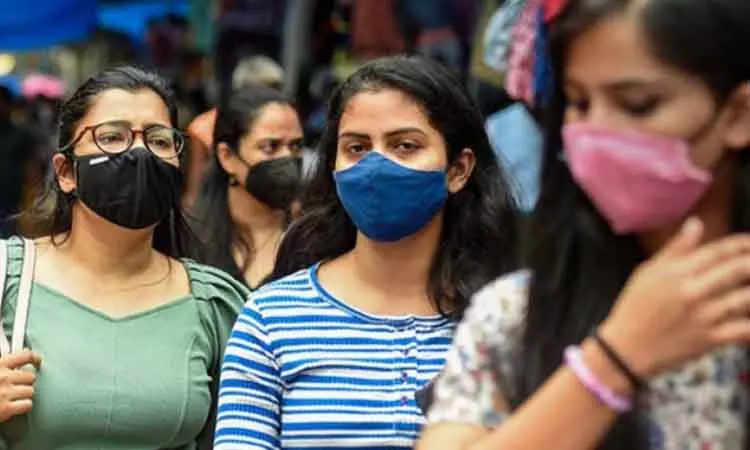 Tamil Nadu स्वास्थ्य विभाग ने वायरल बुखार के प्रसार के बीच जनता से मास्क पहनने का आग्रह किया Tamil Nadu स्वास्थ्य विभाग ने वायरल बुखार के प्रसार के बीच जनता से मास्क पहनने का आग्रह किया