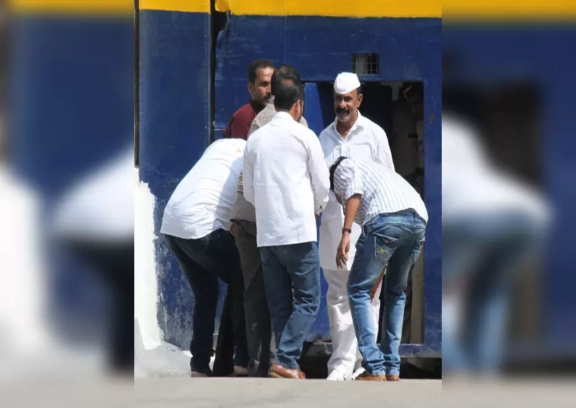 18 साल बाद जेल से छूटा अंडरवर्ल्ड डॉन अरुण गवली 18 साल बाद जेल से छूटा अंडरवर्ल्ड डॉन अरुण गवली