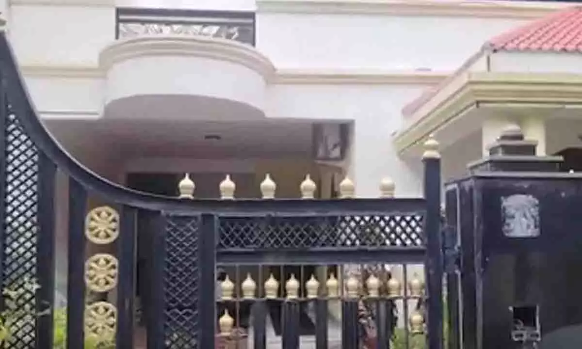 MP: व्यापारी के खिलाफ छापे में ₹1 करोड़ से अधिक की संपत्ति जब्त MP: व्यापारी के खिलाफ छापे में ₹1 करोड़ से अधिक की संपत्ति जब्त