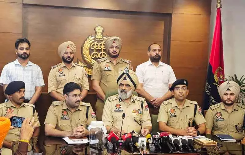 Mohali में कैब ड्राइवर की हत्या के आरोप में जैश-ए-मोहम्मद के 3 आतंकवादी गिरफ्तार Mohali में कैब ड्राइवर की हत्या के आरोप में जैश-ए-मोहम्मद के 3 आतंकवादी गिरफ्तार