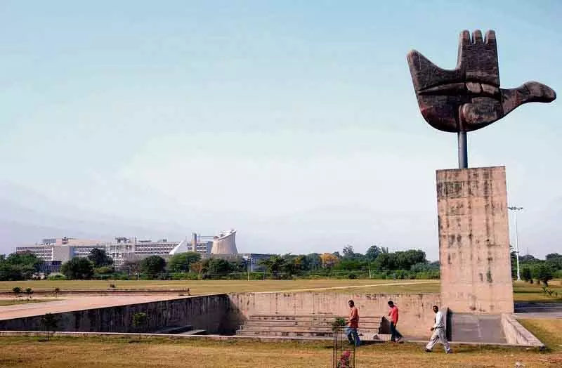 Chandigarh के लोगों को जल निकायों के पास जाने से मना किया गया Chandigarh के लोगों को जल निकायों के पास जाने से मना किया गया