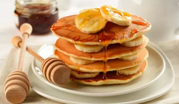 Banana Pancake : मीठे में अलग और नया स्वाद Banana Pancake : मीठे में अलग और नया स्वाद