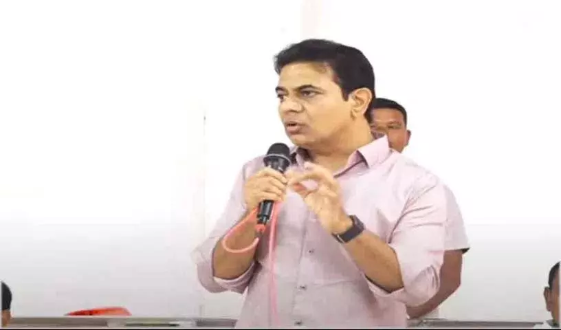 चुनाव से पहले वादों का मेला, चुनाव के बाद चप्पलों का मेला: KTR चुनाव से पहले वादों का मेला, चुनाव के बाद चप्पलों का मेला: KTR