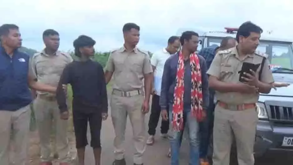 Koraput: हत्या का पर्दाफाश, नाबालिग भी शामिल निकला आरोपी Koraput: हत्या का पर्दाफाश, नाबालिग भी शामिल निकला आरोपी