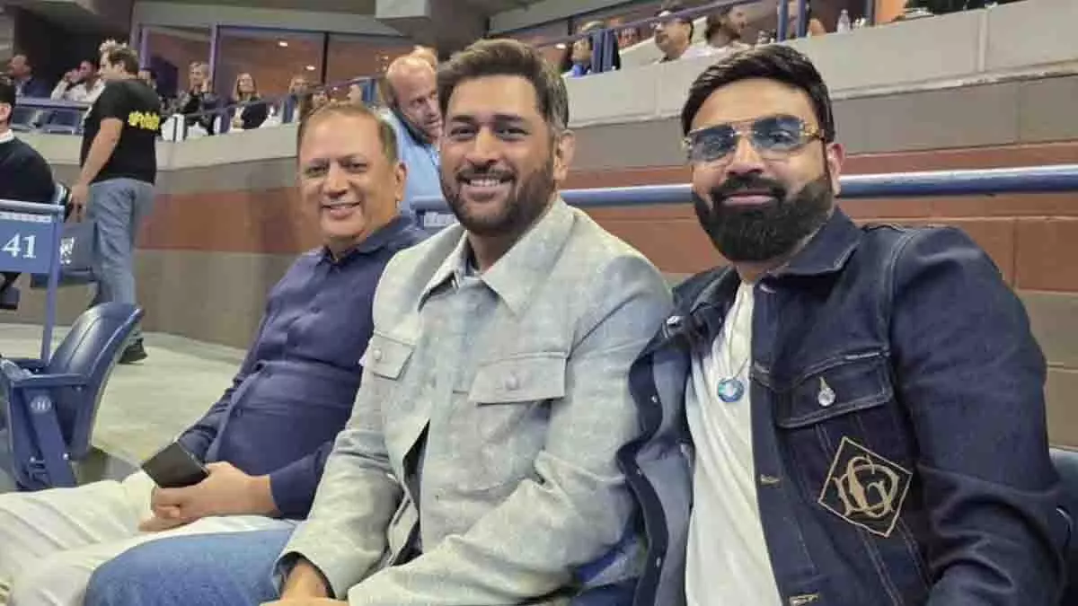 Dhoni स्टेडियम में, नोवाक जोकोविच बनाम टेलर फ्रिट्ज़ मैच में दिखे Dhoni स्टेडियम में, नोवाक जोकोविच बनाम टेलर फ्रिट्ज़ मैच में दिखे