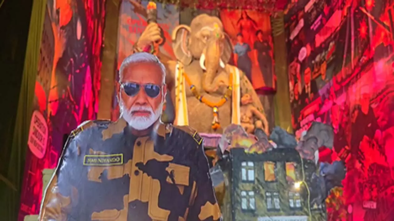 गणेश पंडाल में पहलगाम आतंकी हमले से लेकर ऑपरेशन सिंदूर तक का प्रदर्शन गणेश पंडाल में पहलगाम आतंकी हमले से लेकर ऑपरेशन सिंदूर तक का प्रदर्शन