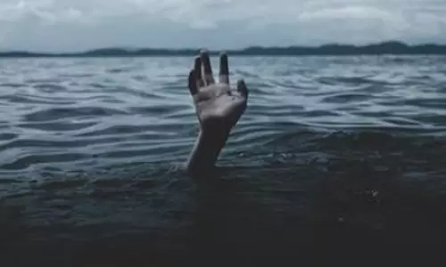 नदी में बच्चे को बचाने की कोशिश में लापता हुआ युवक, SDRF को बुलाया गया नदी में बच्चे को बचाने की कोशिश में लापता हुआ युवक, SDRF को बुलाया गया