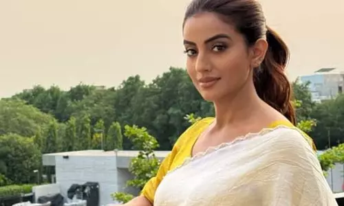भोजपुरी सिनेमा की स्टार अक्षरा सिंह की खूबसूरत साड़ी लुक ने जीता फैंस का दिल भोजपुरी सिनेमा की स्टार अक्षरा सिंह की खूबसूरत साड़ी लुक ने जीता फैंस का दिल