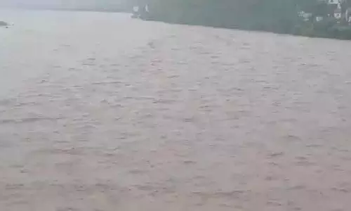 जम्मू बाढ़: भारी बारिश जारी रहने से तवी और चिनाब खतरे के निशान से ऊपर