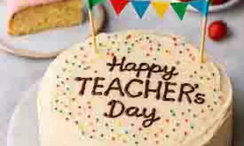 Teachers Day 2025: बिना अंडा- बिना ओवन घर पर बनाएं टेस्टी और हेल्दी केक