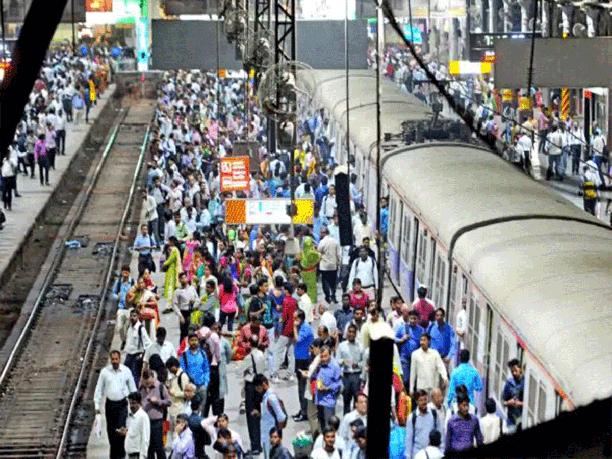 Lucknow: दिवाली-छठ पर यात्रा महंगी और भीड़भाड़ Lucknow: दिवाली-छठ पर यात्रा महंगी और भीड़भाड़