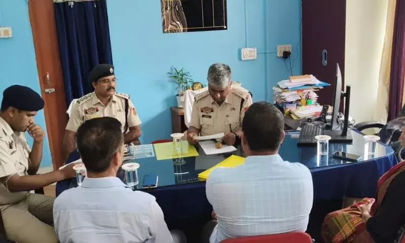Tripura विधायक हॉस्टल विवाद में तेलंगाना के राज्यपाल के बेटे समेत चार पर मामला दर्ज Tripura विधायक हॉस्टल विवाद में तेलंगाना के राज्यपाल के बेटे समेत चार पर मामला दर्ज
