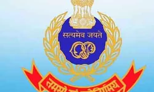 Odisha के 5 जिलों में भारी मात्रा में शराब और गांजा बरामद, कई गिरफ्तारियां