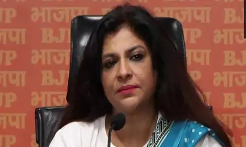 BJP की शाजिया इल्मी ने कहा, पवन खेड़ा और उनकी पत्नी के पास दो EPIC कार्ड हैं BJP की शाजिया इल्मी ने कहा, पवन खेड़ा और उनकी पत्नी के पास दो EPIC कार्ड हैं
