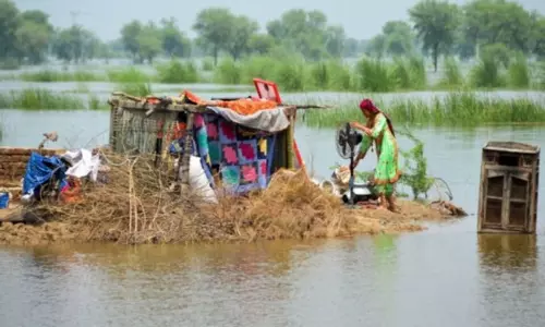 Haryana के मुख्यमंत्री ने पंजाब और जम्मू-कश्मीर को 5-5 करोड़ रुपये की सहायता जारी की Haryana के मुख्यमंत्री ने पंजाब और जम्मू-कश्मीर को 5-5 करोड़ रुपये की सहायता जारी की